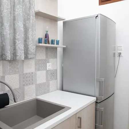 Artianna, In Alinda, Leros *