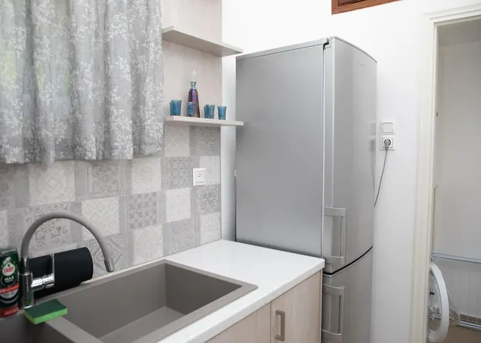 Artianna, In Alinda, Leros *