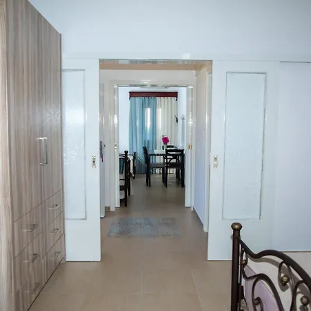 Artianna, In Alinda, Leros