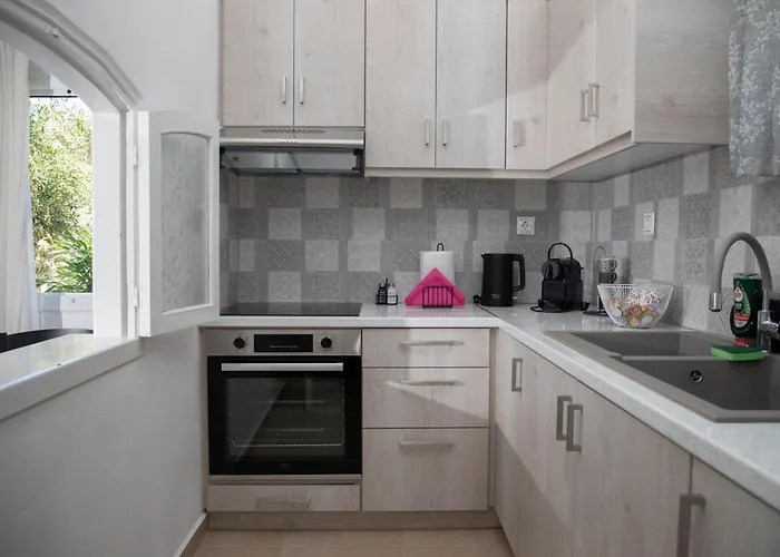 Artianna, In Alinda, Leros